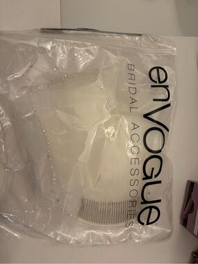 Envogue Silver and White Pearl Bridal Hair Comb Veil Accent